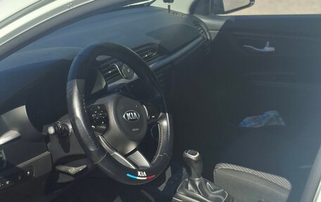 KIA Rio IV, 2017 год, 1 200 000 рублей, 3 фотография