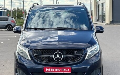 Mercedes-Benz V-Класс, 2018 год, 3 450 000 рублей, 1 фотография