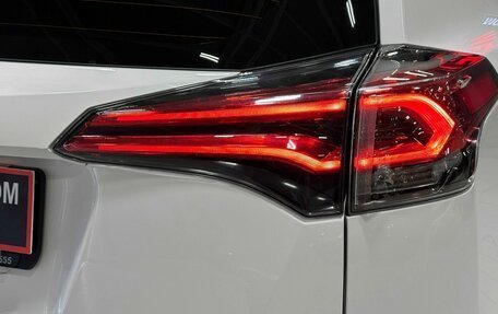 Toyota RAV4, 2018 год, 2 380 000 рублей, 8 фотография