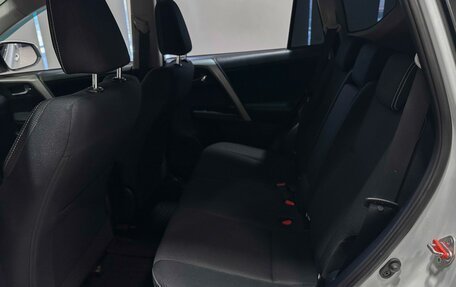 Toyota RAV4, 2018 год, 2 380 000 рублей, 12 фотография