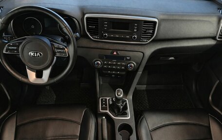 KIA Sportage IV рестайлинг, 2019 год, 1 799 000 рублей, 12 фотография