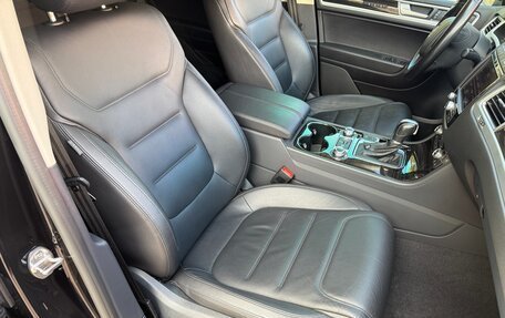Volkswagen Touareg III, 2017 год, 4 200 000 рублей, 6 фотография