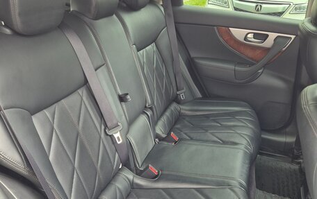Infiniti QX70, 2014 год, 2 590 000 рублей, 14 фотография