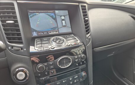 Infiniti QX70, 2014 год, 2 590 000 рублей, 18 фотография