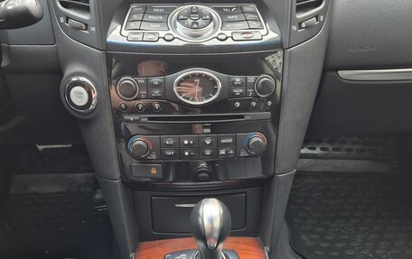 Infiniti QX70, 2014 год, 2 590 000 рублей, 16 фотография
