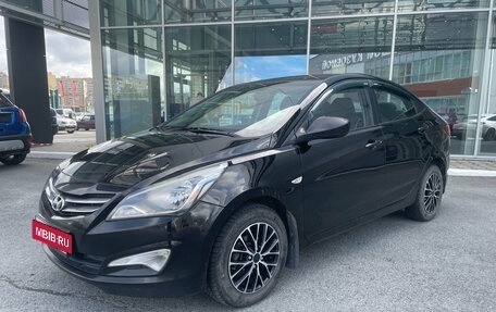 Hyundai Solaris II рестайлинг, 2015 год, 825 000 рублей, 1 фотография