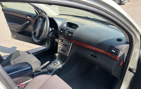 Toyota Avensis III рестайлинг, 2006 год, 670 000 рублей, 10 фотография