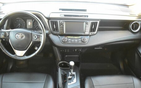 Toyota RAV4, 2016 год, 1 855 000 рублей, 12 фотография