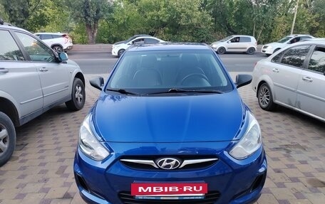 Hyundai Solaris II рестайлинг, 2012 год, 750 000 рублей, 5 фотография