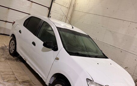 Renault Logan II, 2017 год, 250 000 рублей, 4 фотография