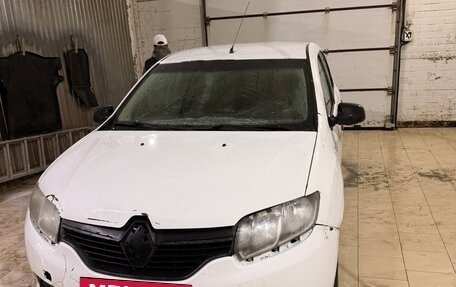 Renault Logan II, 2017 год, 250 000 рублей, 5 фотография