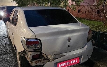 Renault Logan II, 2017 год, 250 000 рублей, 6 фотография