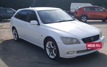 Toyota Altezza, 2003 год, 990 000 рублей, 2 фотография