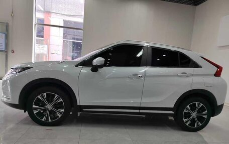 Mitsubishi Eclipse Cross, 2022 год, 1 750 000 рублей, 4 фотография