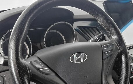 Hyundai Sonata VI, 2011 год, 779 000 рублей, 16 фотография