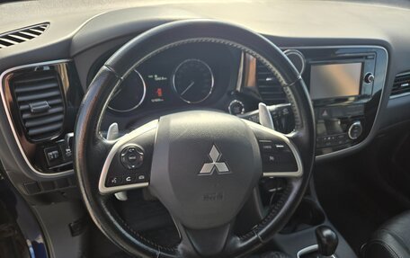 Mitsubishi Outlander III рестайлинг 3, 2013 год, 1 395 000 рублей, 8 фотография