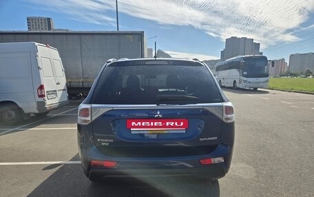 Mitsubishi Outlander III рестайлинг 3, 2013 год, 1 395 000 рублей, 5 фотография