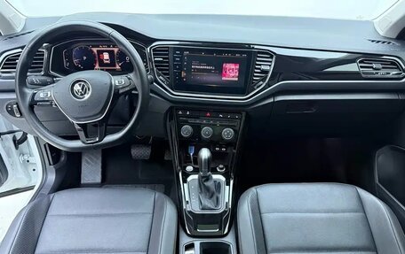 Volkswagen T-Roc I, 2022 год, 1 600 000 рублей, 7 фотография