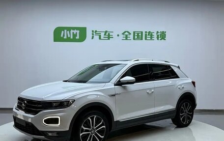 Volkswagen T-Roc I, 2022 год, 1 600 000 рублей, 2 фотография