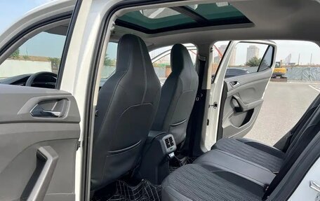 Volkswagen T-Cross I, 2022 год, 1 300 000 рублей, 11 фотография