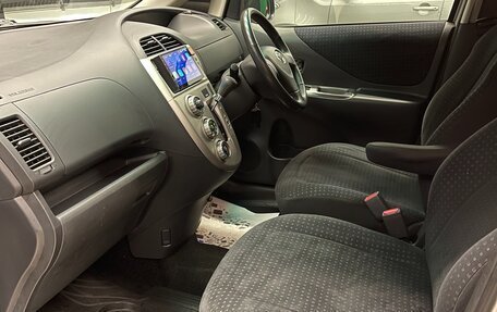 Toyota Ractis I, 2010 год, 690 000 рублей, 7 фотография