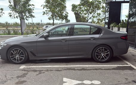 BMW 5 серия, 2021 год, 3 050 000 рублей, 1 фотография