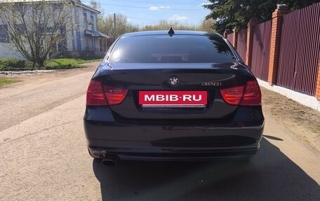 BMW 3 серия, 2010 год, 1 000 000 рублей, 3 фотография