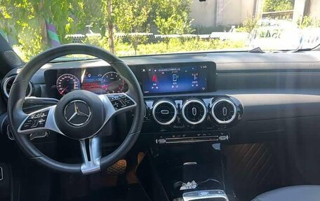 Mercedes-Benz A-Класс, 2023 год, 1 520 000 рублей, 9 фотография