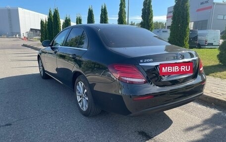 Mercedes-Benz E-Класс, 2019 год, 2 393 000 рублей, 4 фотография