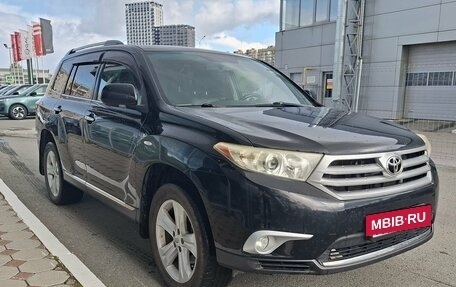 Toyota Highlander III, 2011 год, 1 550 000 рублей, 2 фотография