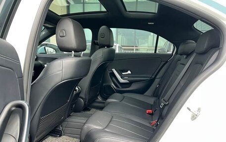 Mercedes-Benz A-Класс, 2022 год, 1 550 000 рублей, 7 фотография