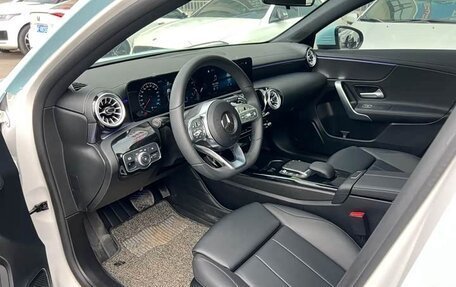 Mercedes-Benz A-Класс, 2022 год, 1 550 000 рублей, 8 фотография
