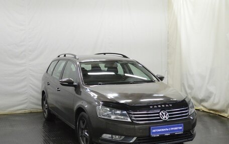 Volkswagen Passat B7, 2013 год, 855 000 рублей, 3 фотография
