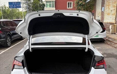 Hyundai Elantra, 2023 год, 1 290 000 рублей, 7 фотография