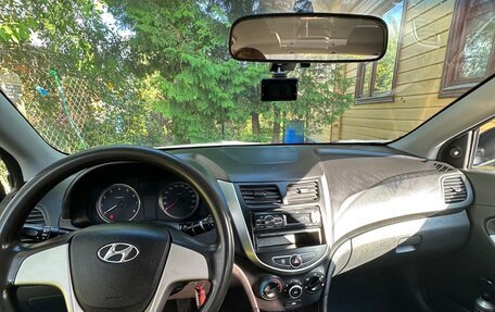 Hyundai Solaris II рестайлинг, 2013 год, 730 000 рублей, 14 фотография