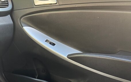 Hyundai Solaris II рестайлинг, 2013 год, 730 000 рублей, 16 фотография