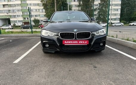 BMW 3 серия, 2017 год, 1 780 000 рублей, 14 фотография