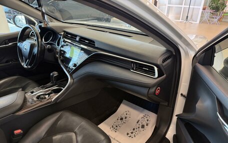 Toyota Camry, 2018 год, 2 629 000 рублей, 12 фотография