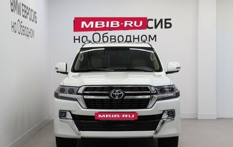 Toyota Land Cruiser 200, 2021 год, 7 990 000 рублей, 3 фотография