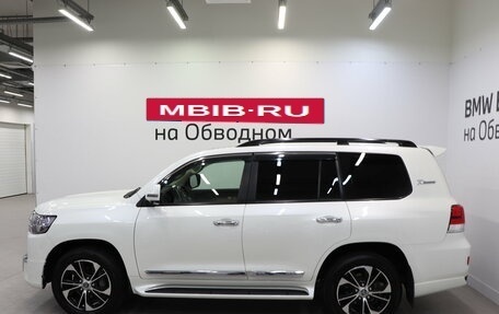 Toyota Land Cruiser 200, 2021 год, 7 990 000 рублей, 5 фотография