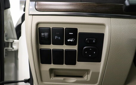 Toyota Land Cruiser 200, 2021 год, 7 990 000 рублей, 24 фотография