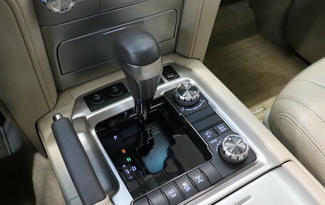 Toyota Land Cruiser 200, 2021 год, 7 990 000 рублей, 30 фотография