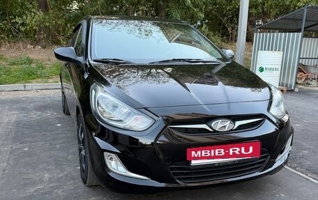 Hyundai Solaris II рестайлинг, 2013 год, 535 000 рублей, 3 фотография