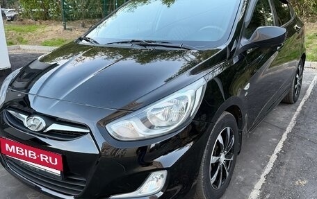 Hyundai Solaris II рестайлинг, 2013 год, 535 000 рублей, 2 фотография