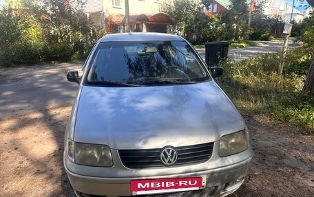Volkswagen Polo III рестайлинг, 2001 год, 200 000 рублей, 2 фотография