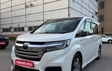 Honda Stepwgn IV, 2018 год, 2 700 000 рублей, 1 фотография