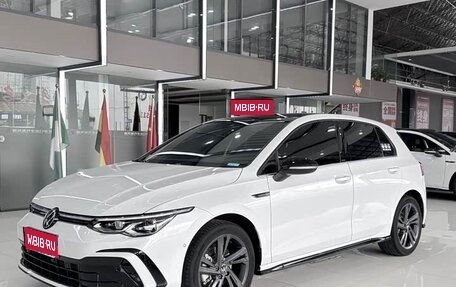 Volkswagen Golf VIII, 2022 год, 1 640 000 рублей, 1 фотография
