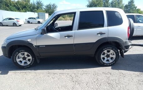 Chevrolet Niva I рестайлинг, 2017 год, 650 000 рублей, 1 фотография