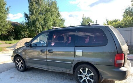 KIA Carnival III, 2004 год, 370 000 рублей, 2 фотография