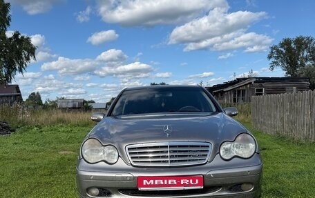 Mercedes-Benz C-Класс, 2003 год, 460 000 рублей, 1 фотография
